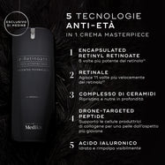 Flacone di crema Medik8 r-Retinoate Intense su uno sfondo scuro con effetto piumato. Il testo evidenzia 5 tecnologie anti-età: Retinyl Retinoate Incapsulato, Retinal, Complesso di Ceramidi, Peptide Mirato con Drone e Acido Ialuronico.