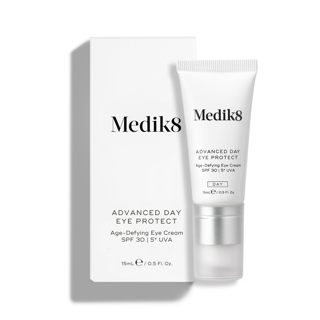 Crema contorno occhi Medik8 Advanced Day Eye Protect con confezione su sfondo bianco.